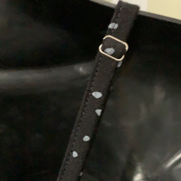 NWT, Never Worn GUESS tank top - Picture 7 of 7